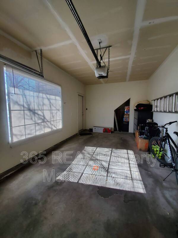 Building Photo - 5151 W 29th St