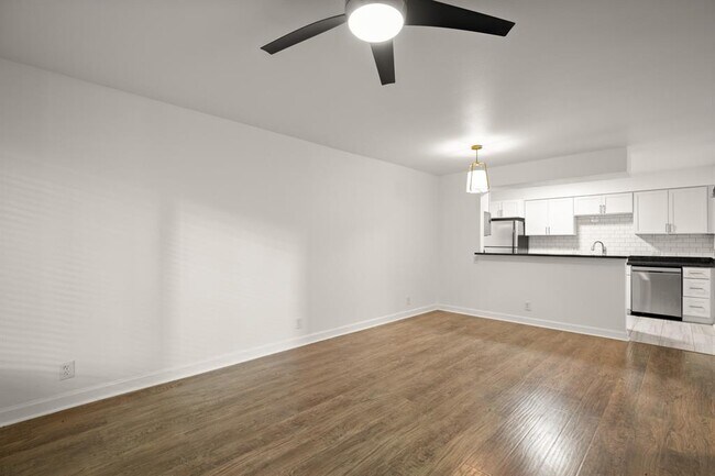 Building Photo - 2020 S Congress Ave