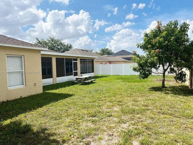 Building Photo - 3085 Mandolin Dr
