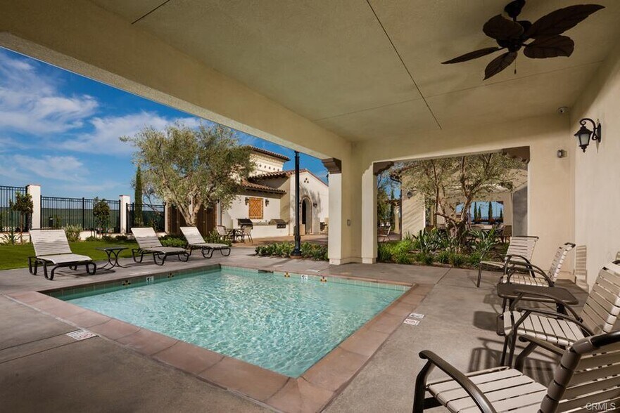 Building Photo - 20406 Paseo Cresta