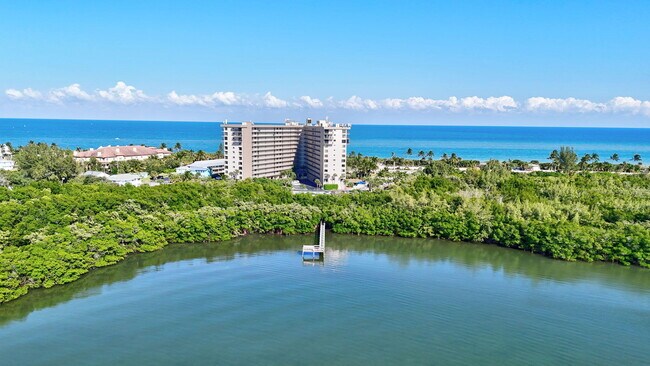 Building Photo - 801 S Ocean Dr