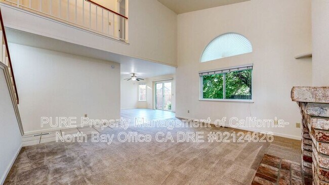 Building Photo - 2070 Pinercrest Dr