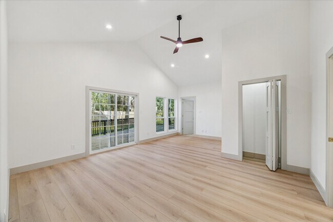 Building Photo - 2306 Mill Lake Dr