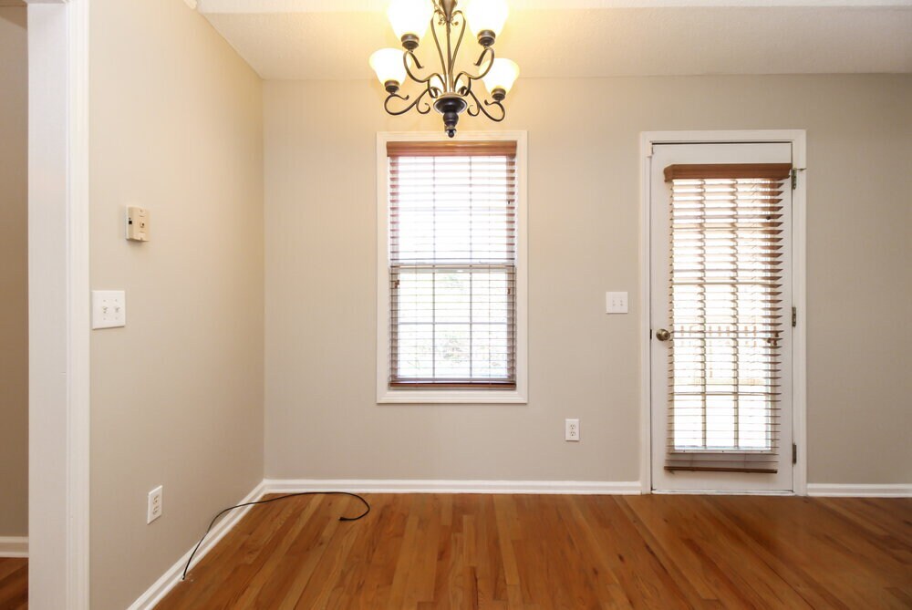 Building Photo - 301 Saddlewood Dr