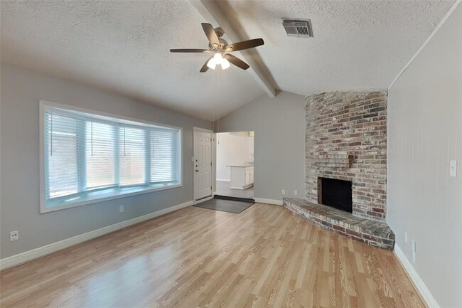 Building Photo - 13627 Montaigne Dr