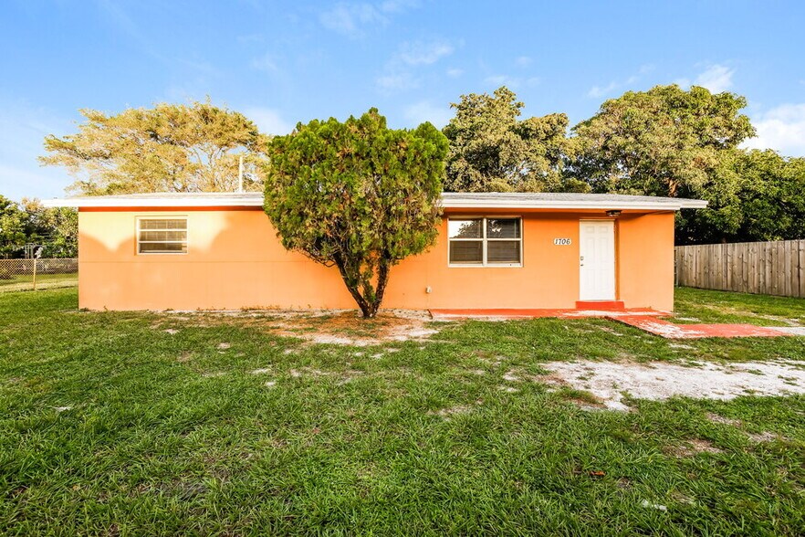 Primary Photo - 1706 NW 14th Ave