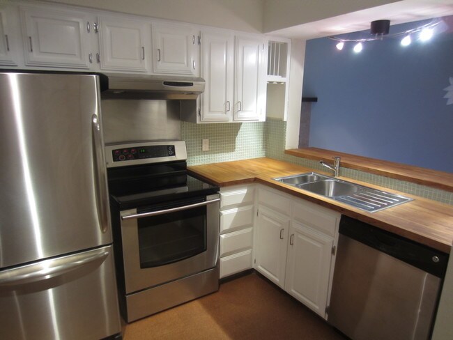 Kitchen - 5200 Martel Ave