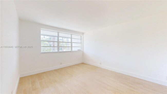 Building Photo - 1333 E Hallandale Beach Blvd