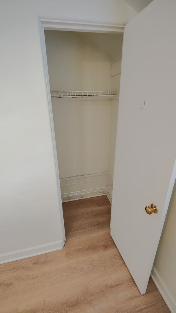 Building Photo - *Recently Updated & Spacious 3BD/1BA Duplex Unit Available for Rent in Castle Shannon*