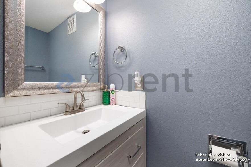 Building Photo - 280 Ritchey St