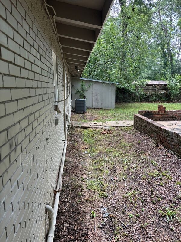 Building Photo - 2608 Walker St