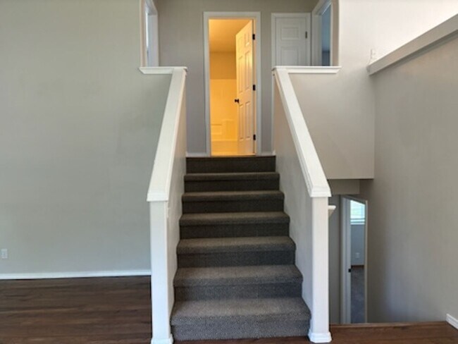 Building Photo - Home in CDA Place