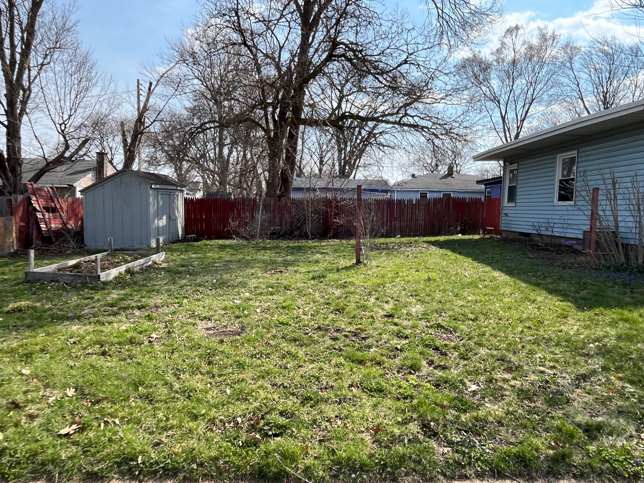 Building Photo - 393 W 20th St