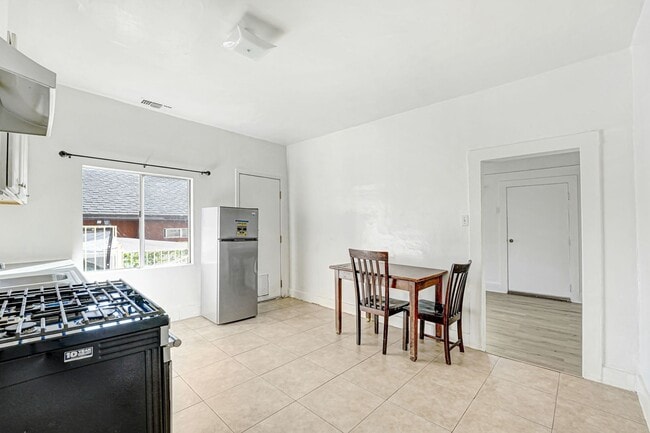 Building Photo - 3175 Winter St