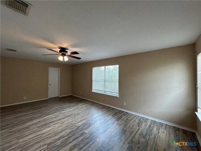 Building Photo - 381 Copper Path Dr