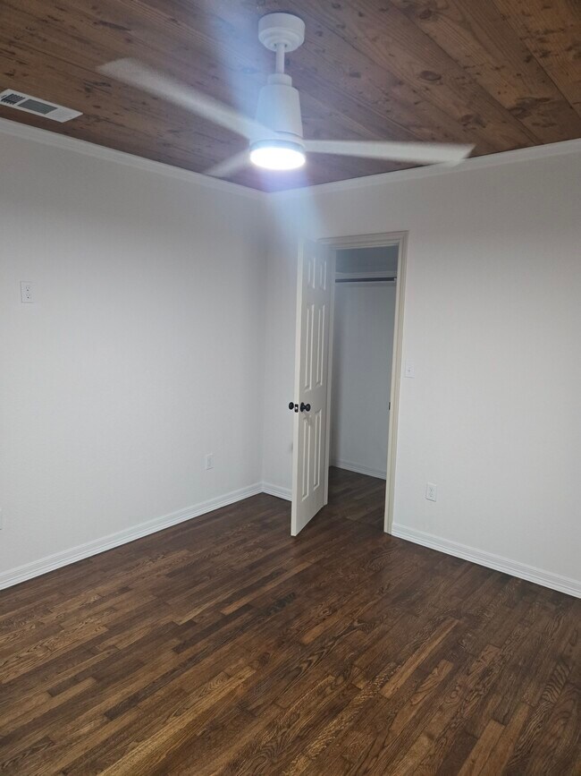 Building Photo - 415 N 23rd St