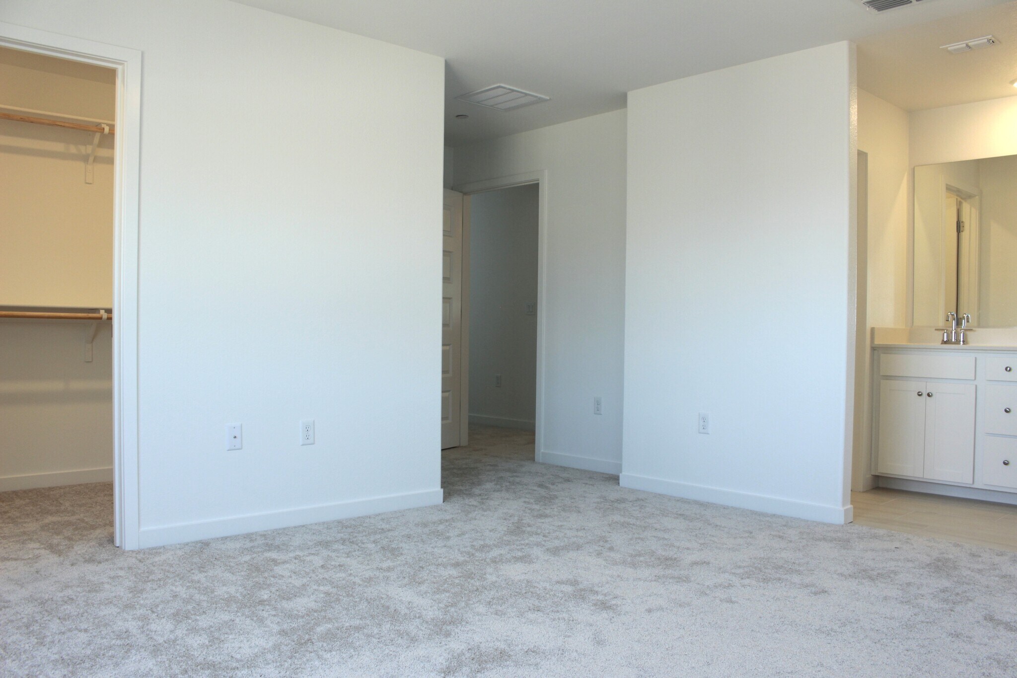 Building Photo - 12663 Snowy Owl Way