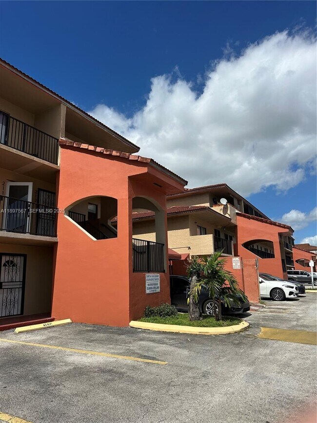 Building Photo - 2301 W 60th St