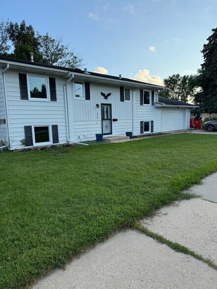 Building Photo - 1030 Elton Hills Dr NW