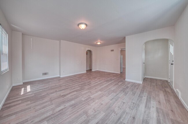 Building Photo - 1139 Miller Ave