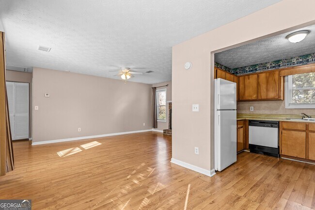 Building Photo - 236 Mateo Walk