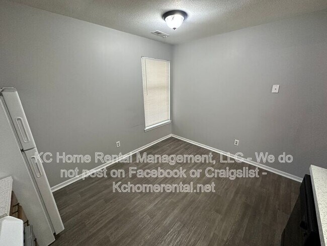 Building Photo - 211 Barr Rd