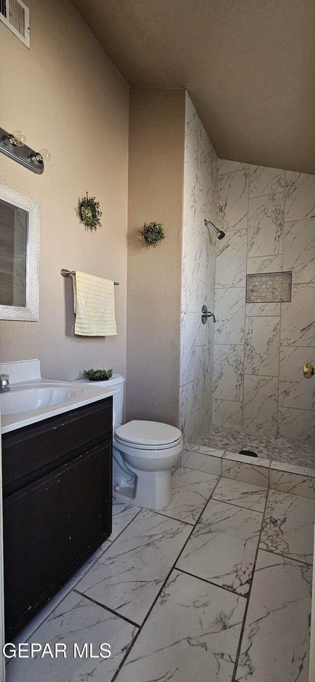 Building Photo - 14357 Puentecillas Dr