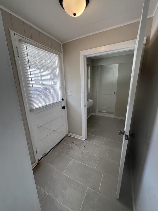 Building Photo - 325 Meridian Ave