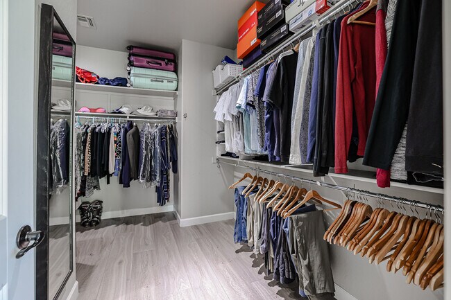 Building Photo - 15626 W Campbell Ave