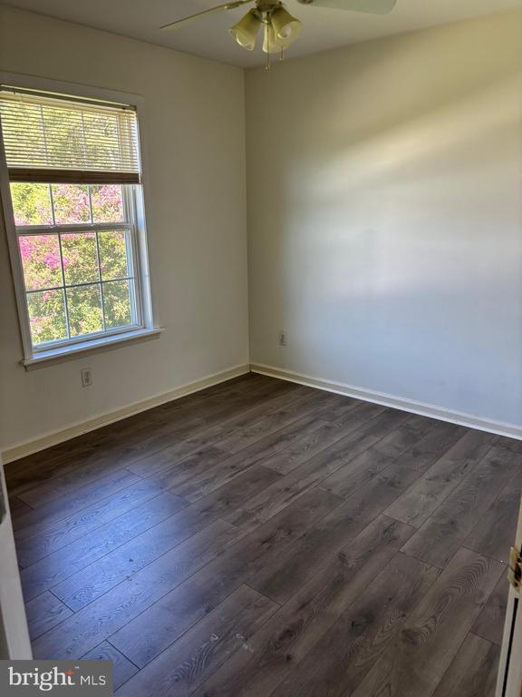 Building Photo - 1011 Zircon Ct