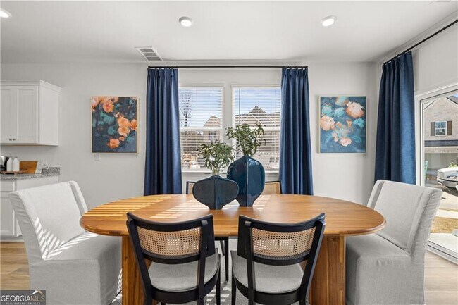 Building Photo - 2546 States Ave