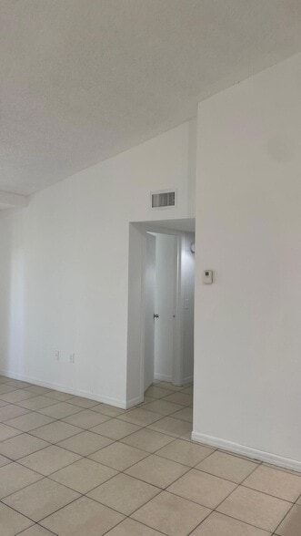 Building Photo - 4199 N Haverhill Rd