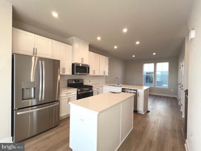 Building Photo - 4308 Ellipse Ter