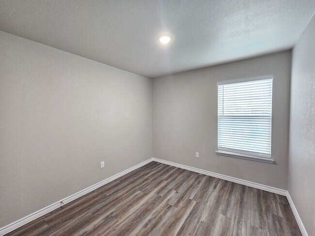 Building Photo - 230 N Mary Jo Dr