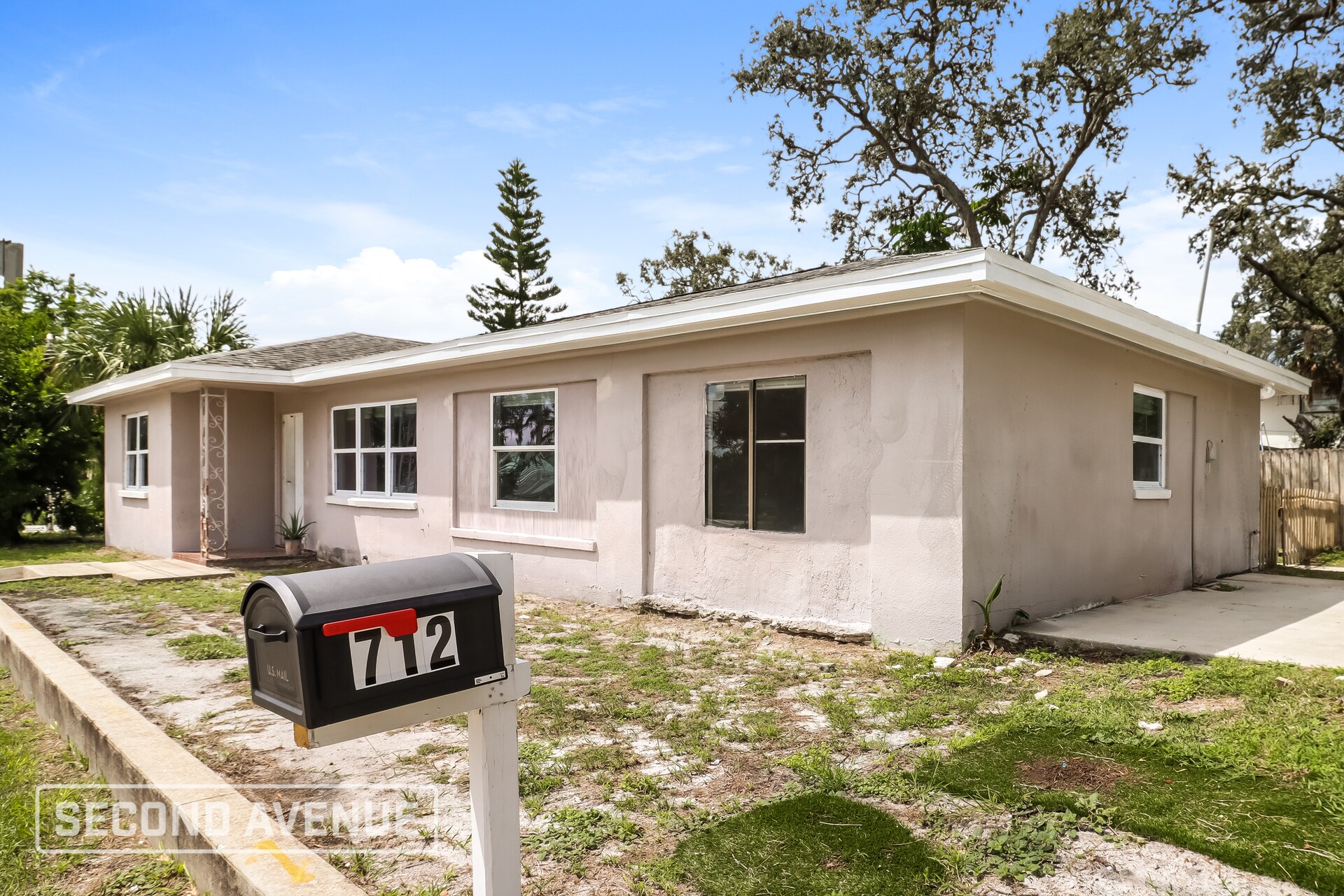 Building Photo - 712 S Highland Ave