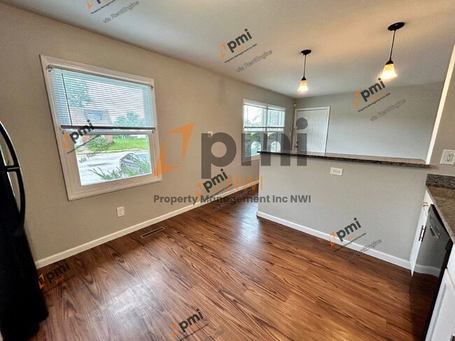 Building Photo - 5831 Creekview Ct W