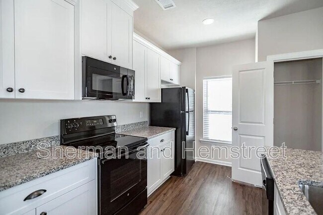 Building Photo - 757 Tarvin Cir