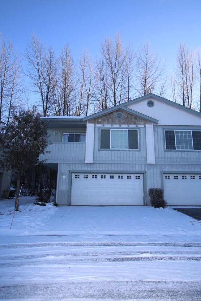 Primary Photo - 3 Bedroom Condo in East Anchorage!