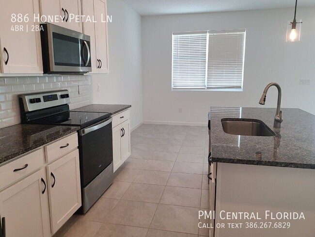 Building Photo - 886 Honey Petal Ln