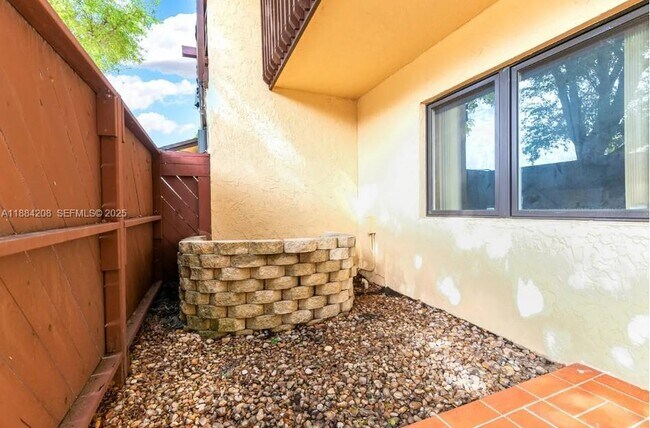 Building Photo - 6691 SW 137th Ct