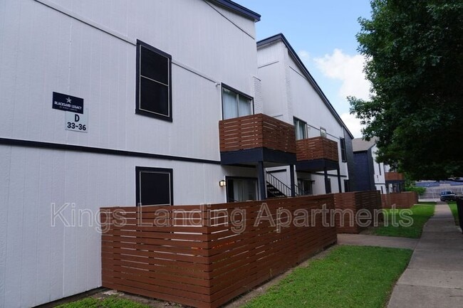 Building Photo - 304 C Kings Way Dr