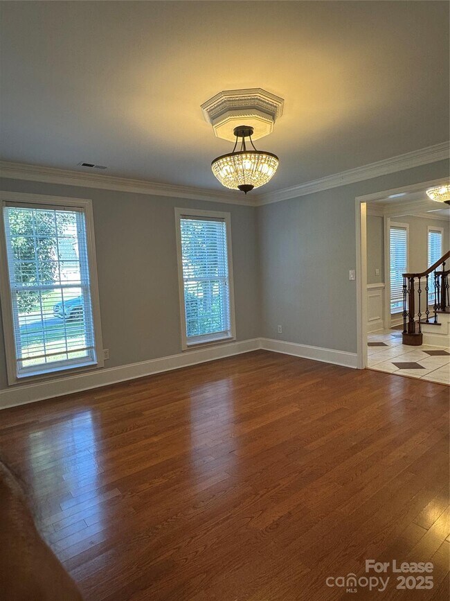 Building Photo - 4533 Cades Cove Dr