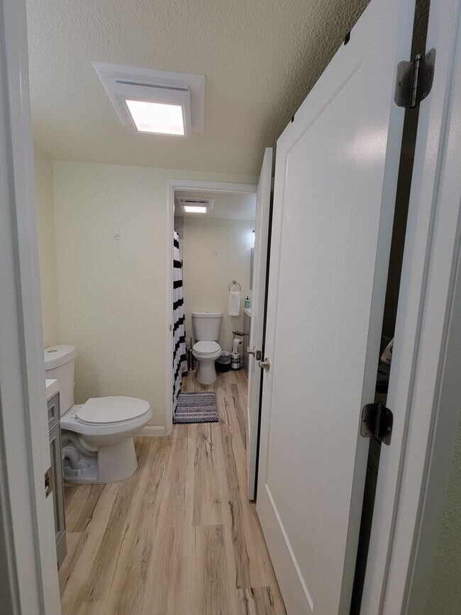 Building Photo - Furnished Downstairs Unit In North Kihei