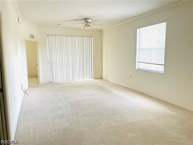 Building Photo - 8450 Kingbird Loop