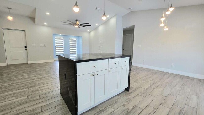 Building Photo - 4020 NW 41st Pl