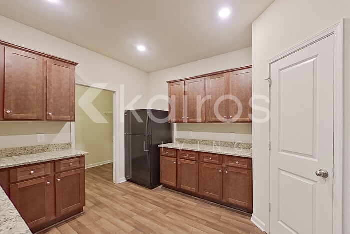 Building Photo - 10757 Bent Brook Dr