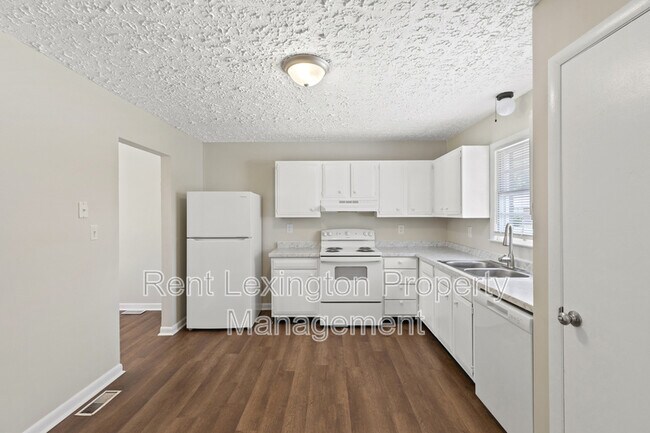 Building Photo - 1222 Trent Blvd