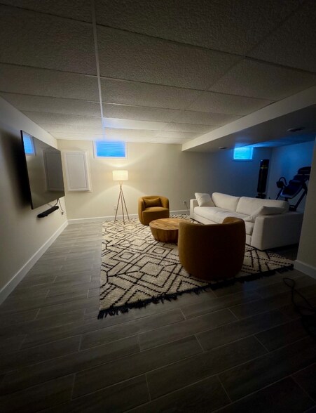 Building Photo - 10 Georgie Ln