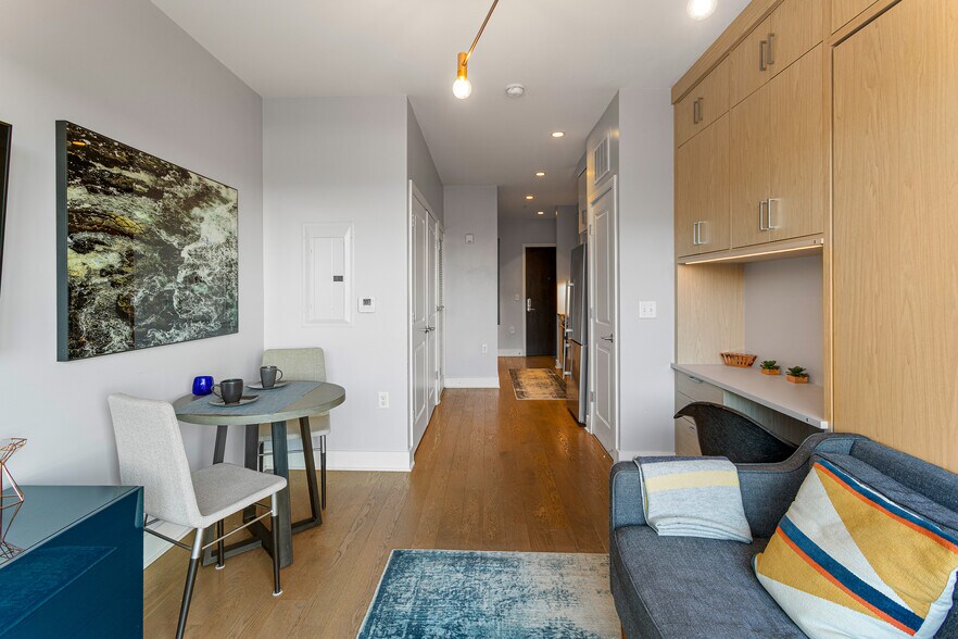 Building Photo - 2550 17th St NW