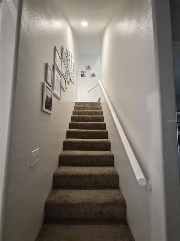 Building Photo - 658 Green Valley Rd